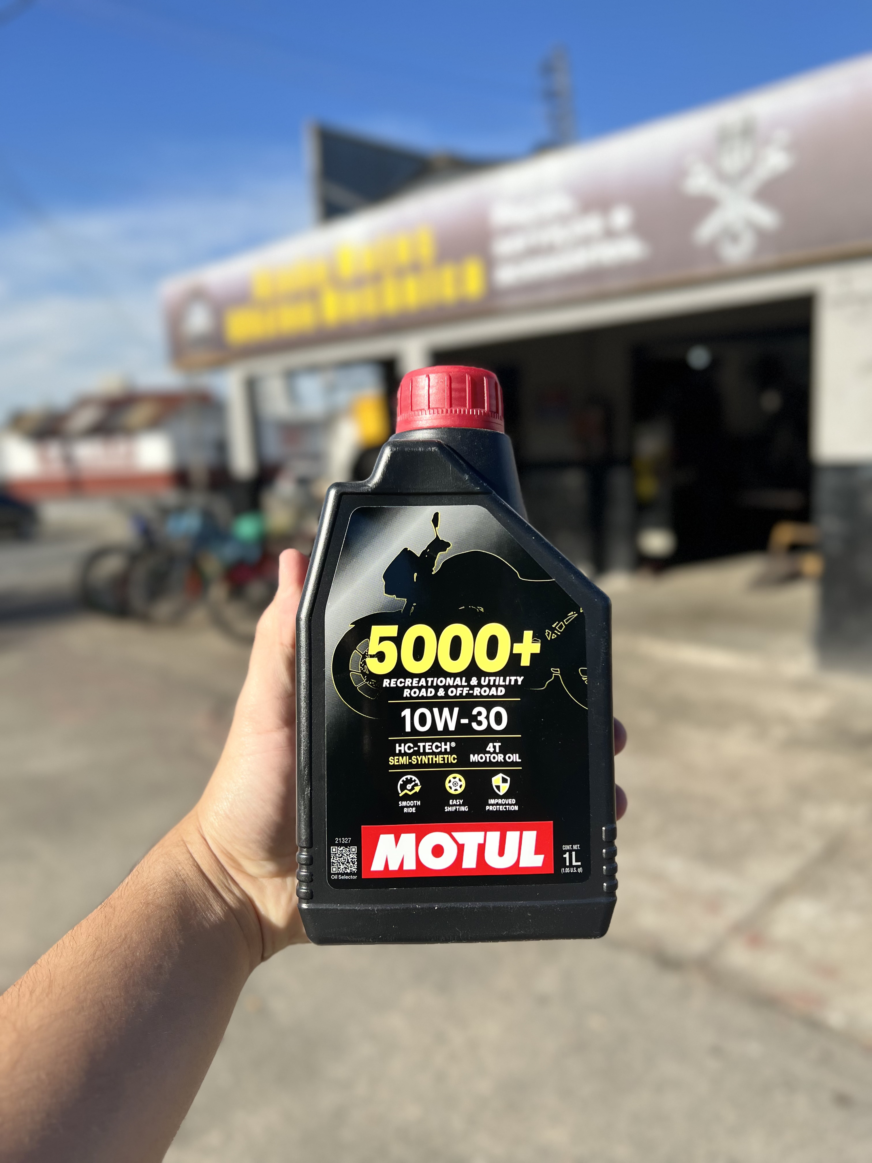 Óleo Motul 5000+ 10W-30 semissintético para motos 4T